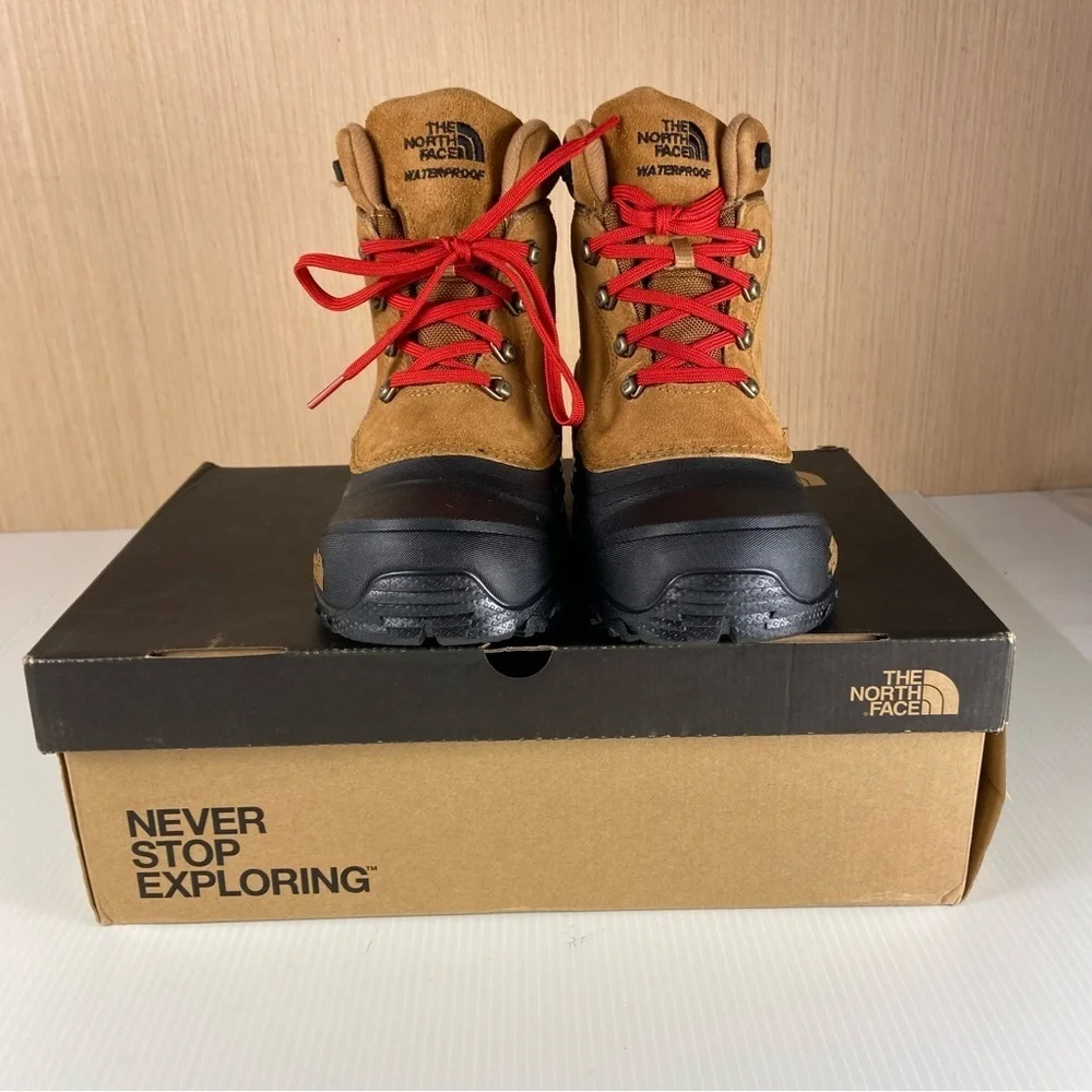 The North Face Youth Chilkat Lace II Waterproof Snow Boots Size 4 NIB